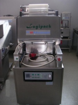 Vacuum packaging machine for trays LOGIPACK type TF-XM