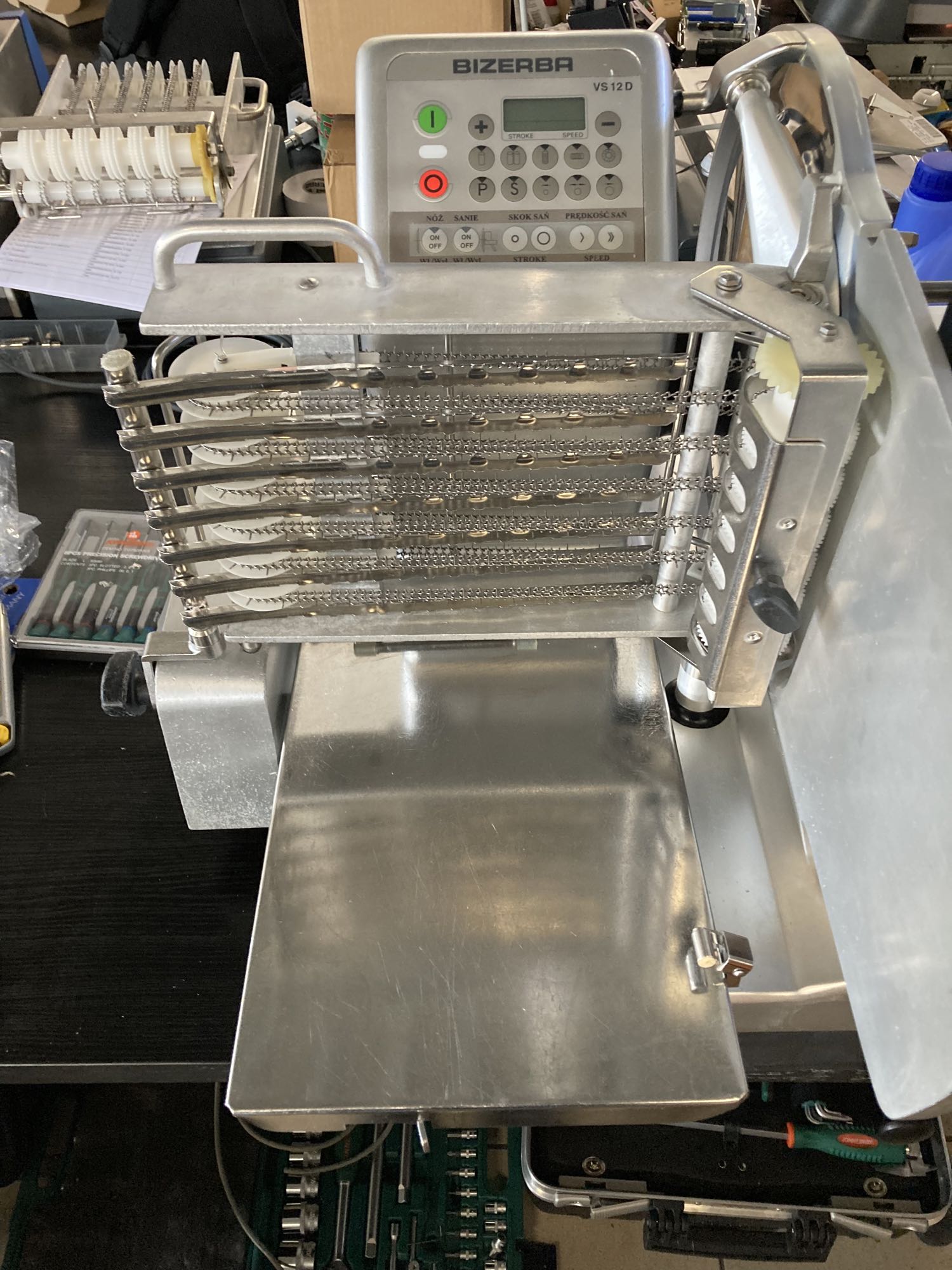 AUFSCHNITTMASCHINE BIZERBA TYP VS12 D